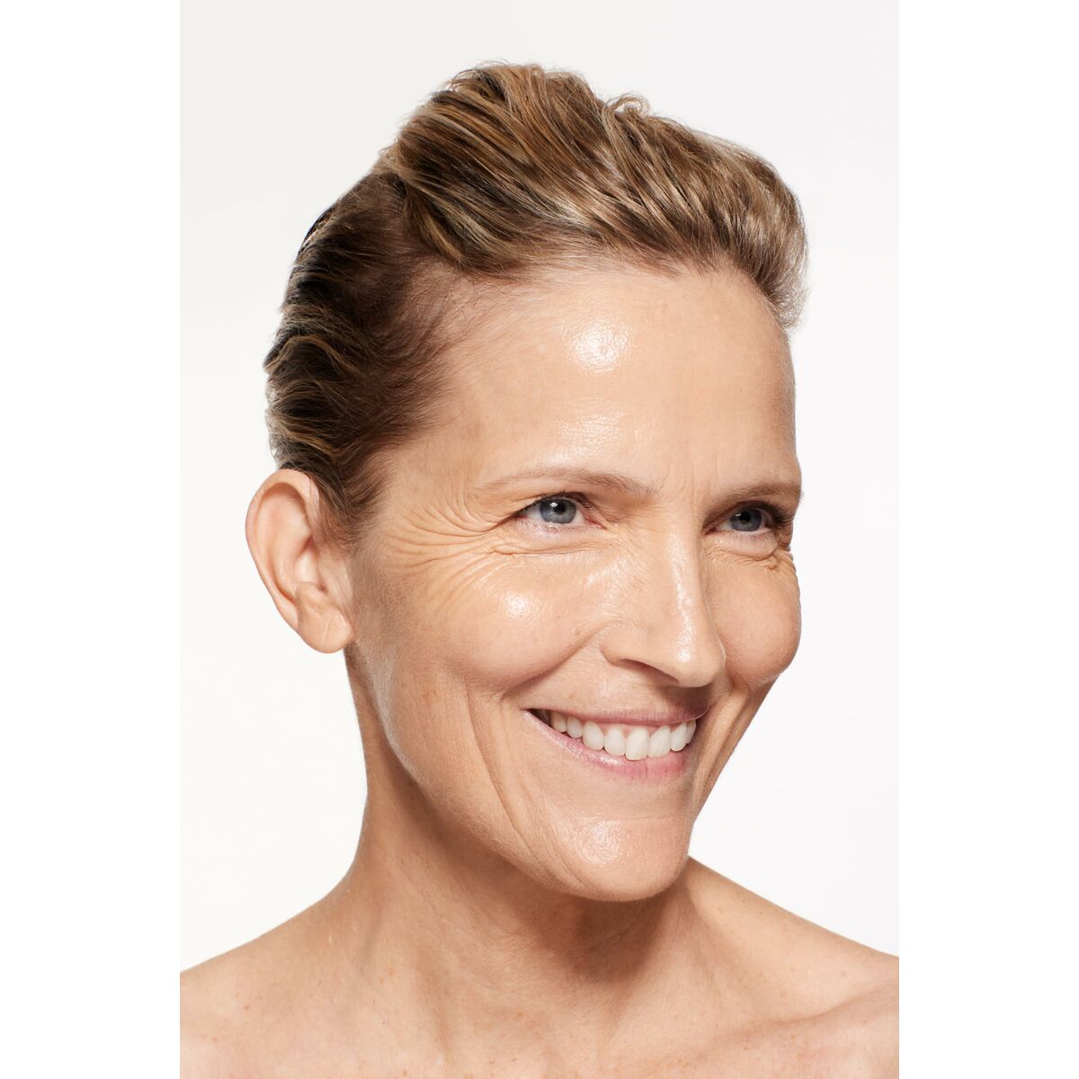 Vloeibare Foundation Shiseido Revitalessence Skin Glow Nº 320 30 ml - Schoonheid, Make - up - Shiseido