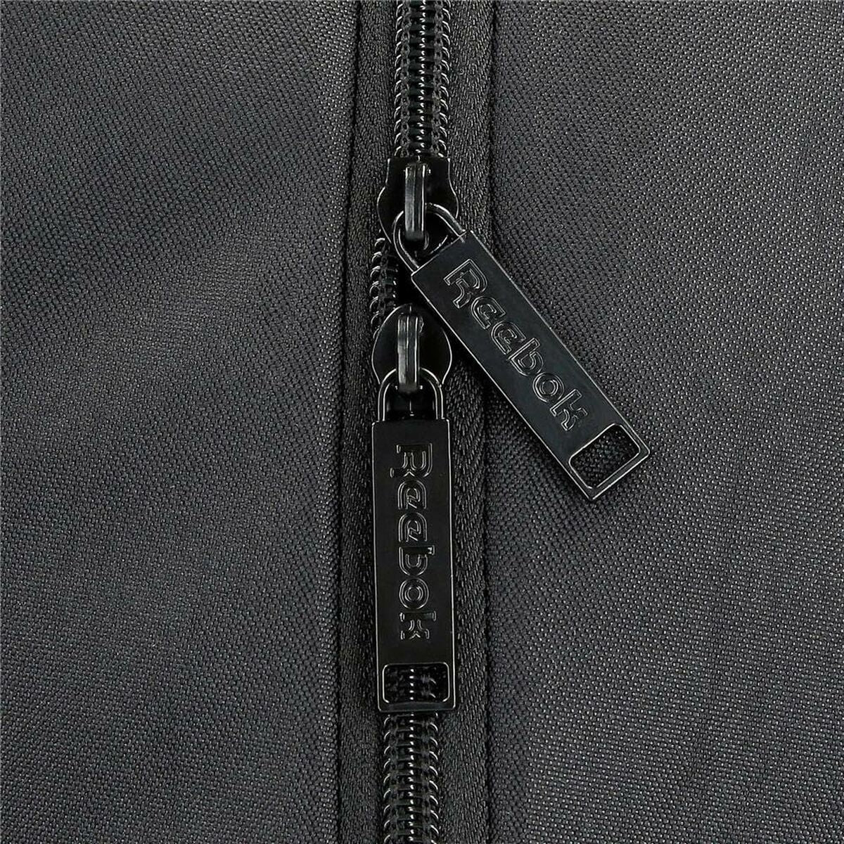 V7H4C22546A2E4BF60F3A796D5D19088D8BR4144716P7