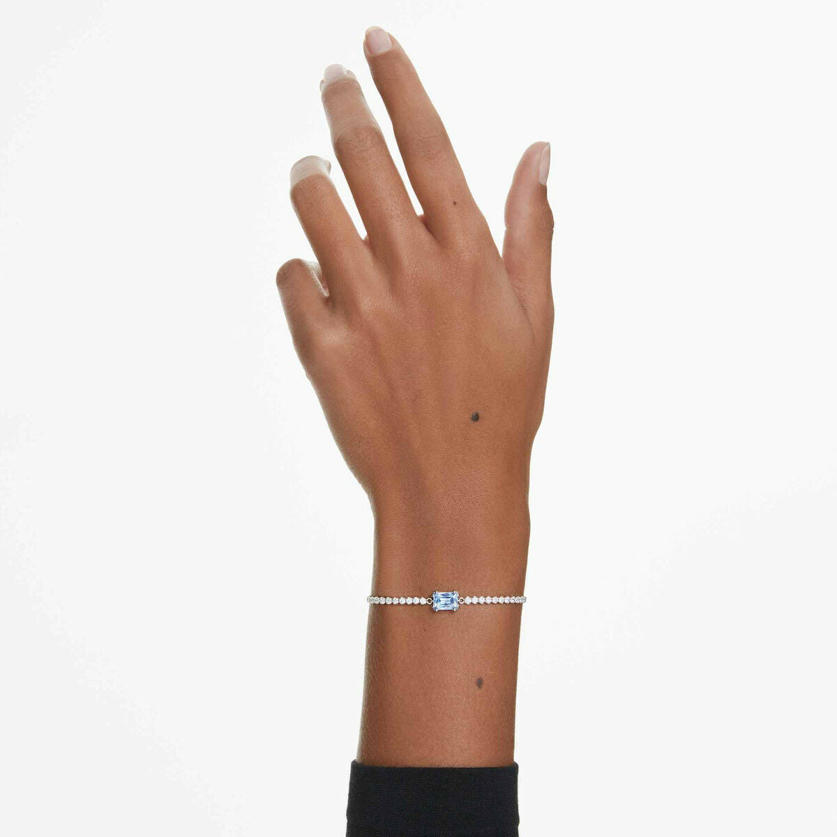 V6HB06C8B14ACE7BD0D5D853D0C4BF4BA72R7045253P5