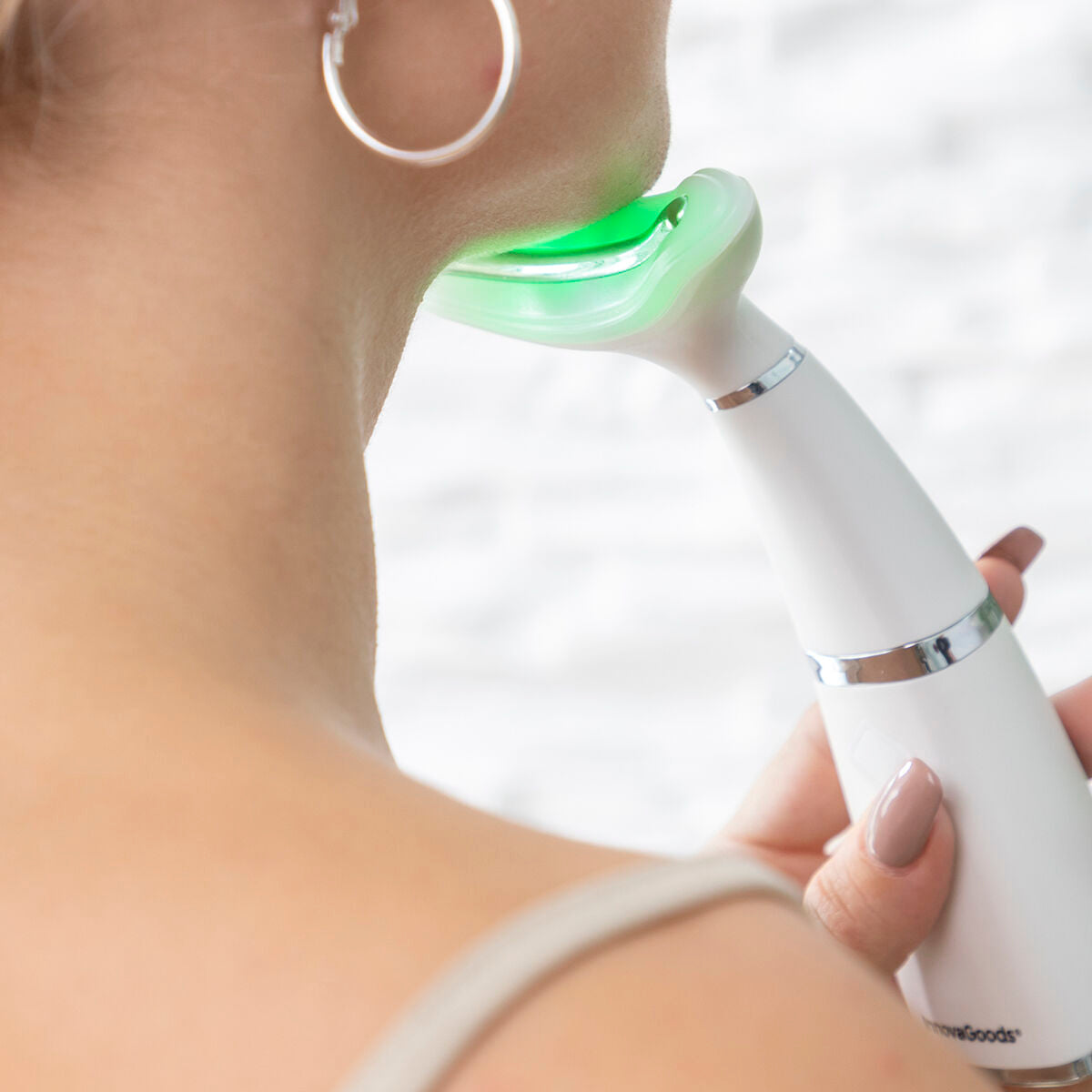 Dubbele kinverkleiner met lichttherapie, warmtetherapie en trillingen Kinred InnovaGoods