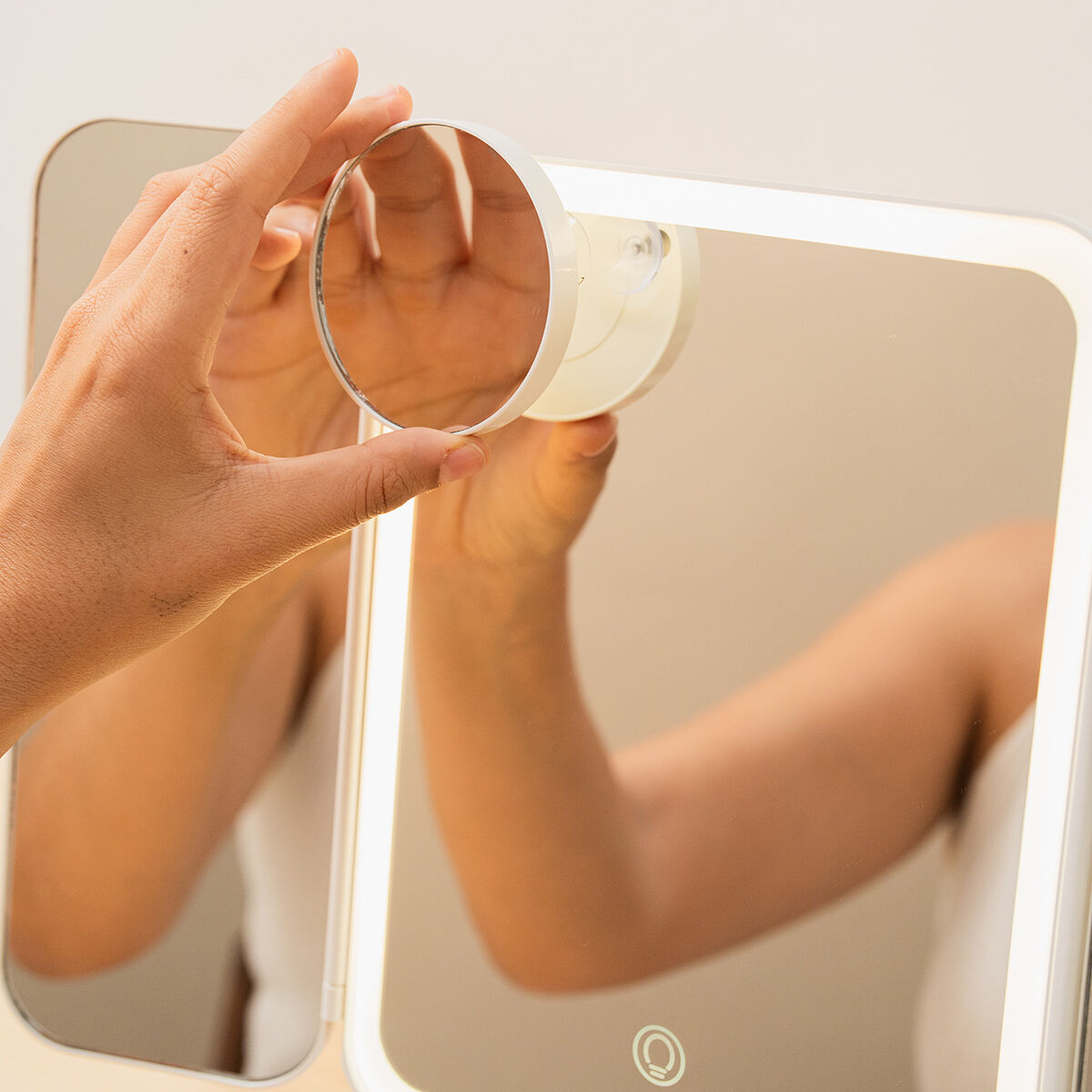 Oplaadbare Driepanelige Make-up Spiegel met Vergroting en LED-licht Miled InnovaGoods